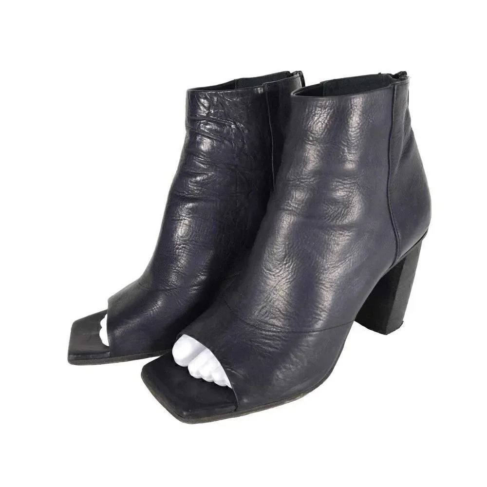 Freebird By Steven Women’s US8-8,5 EU39 Black Back Zip Open Stacked Heel Boots